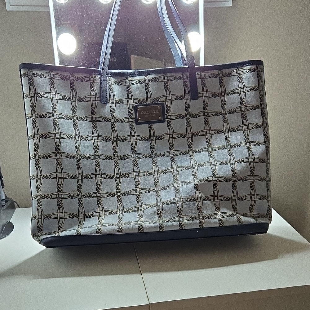Oroton Brand From AUSTRALIA Patterned Tote